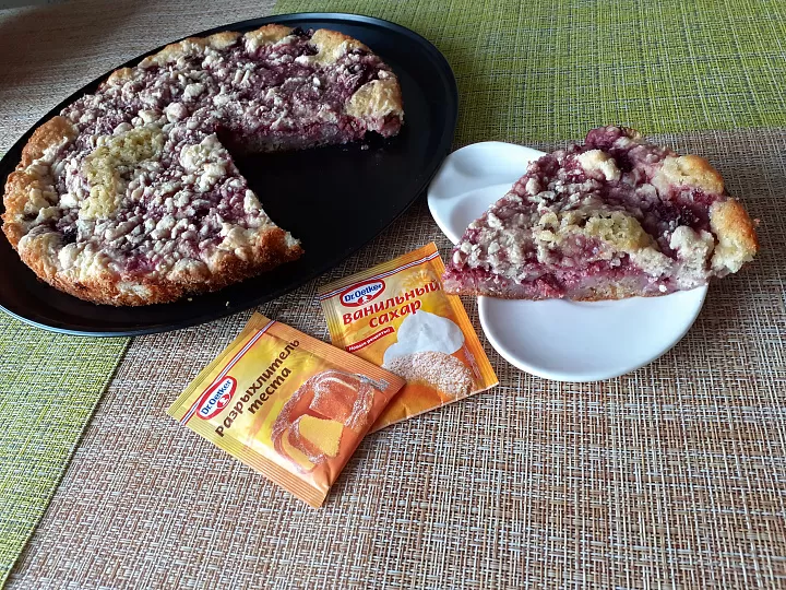 Пирог с малиной и творогом фото