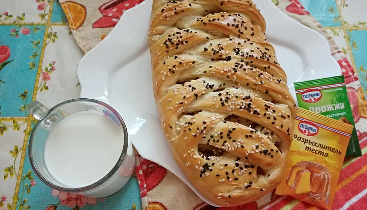Кулебяка с капустой и беконом