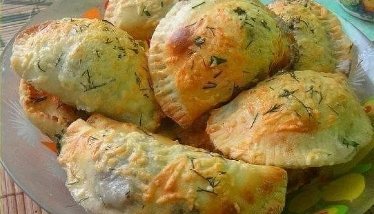 Чебуреки с картофелем и зеленью