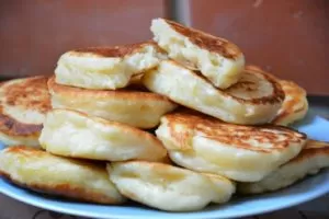 Классические оладушки на молоке фото рецепта
