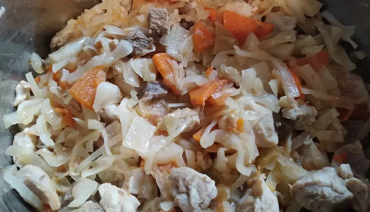 Тушёная капуста