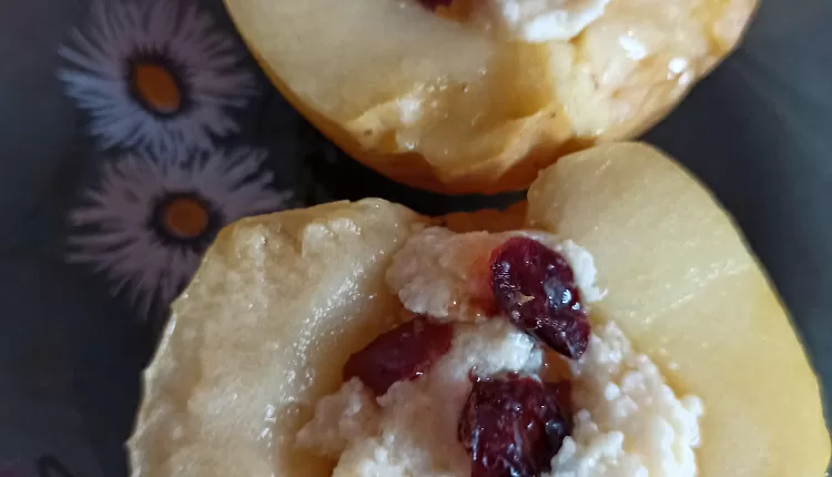 Запечённые яблоки с творогом