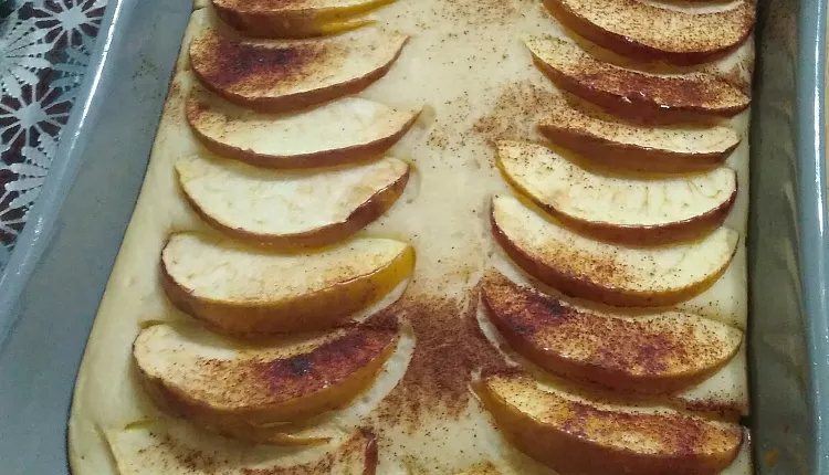 Шарлотка на яйцах