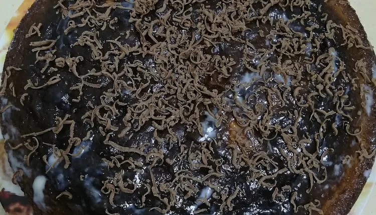 Закрытый пирог с капустой и яйцом
