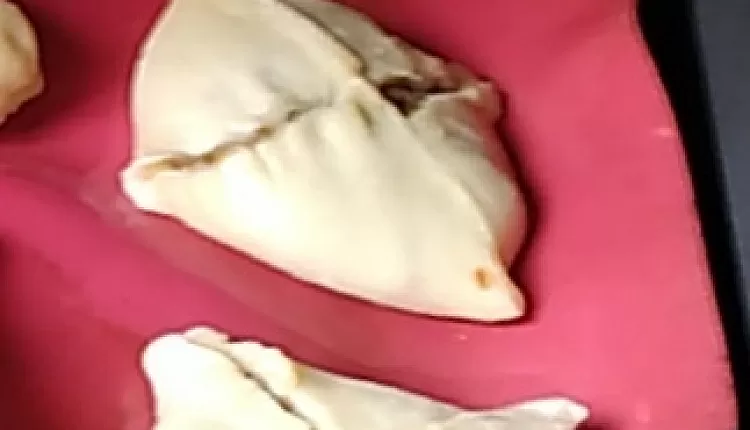 Слоёные конвертики с яблоками и меренгой