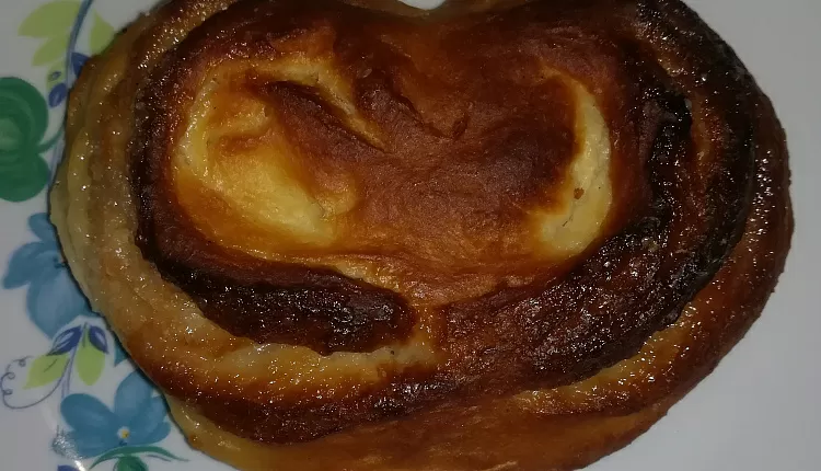 Сладкие плюшки с помощью хлебопечки и духовки