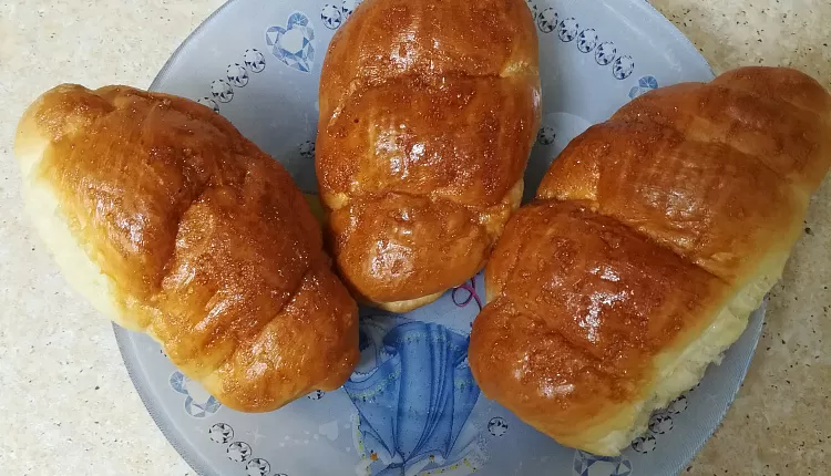 Мини-пирожки с капустой и яйцом
