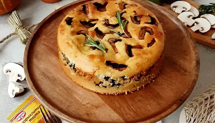 Заливной пирог с курицей и грибами 