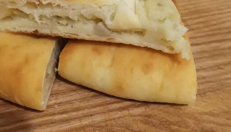 Осетинские пироги с картофелем и брынзой