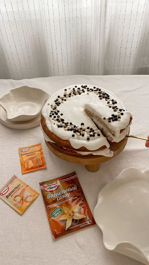 Морковный торт с орешками и кремом фото