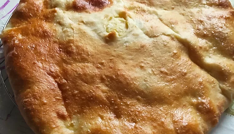 Осетинский пирог с картофелем и сыром
