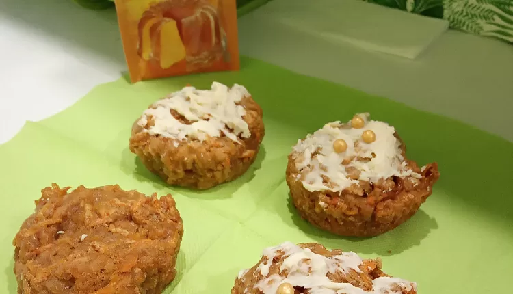 Морковные маффины с глазурью