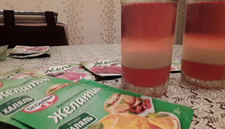 Слоеный желейный десерт