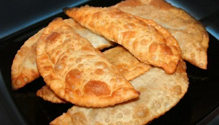 Чебуреки с картофелем и сыром 