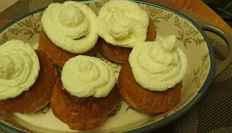 Морковные маффины с глазурью