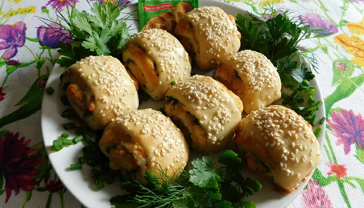 Рулетики с сыром и зеленью