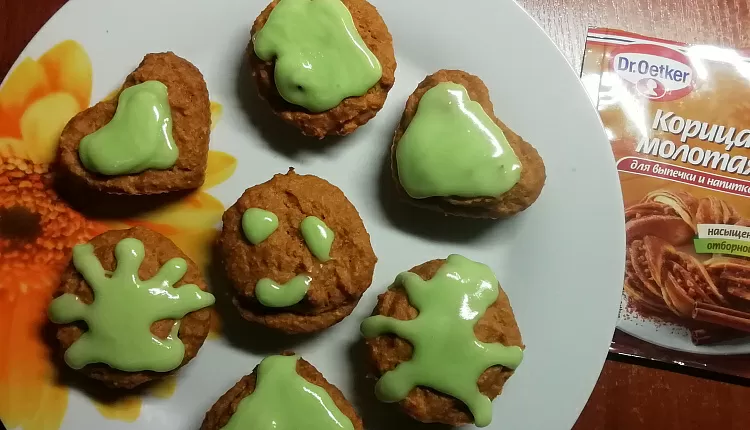 Морковные маффины с глазурью