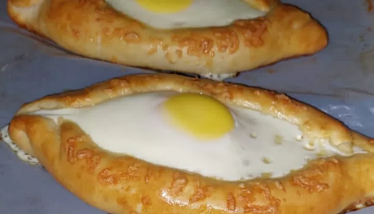 Хачапури по-аджарски