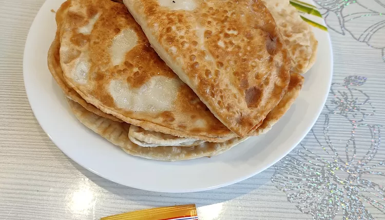 Чебуреки с картофелем и сыром 