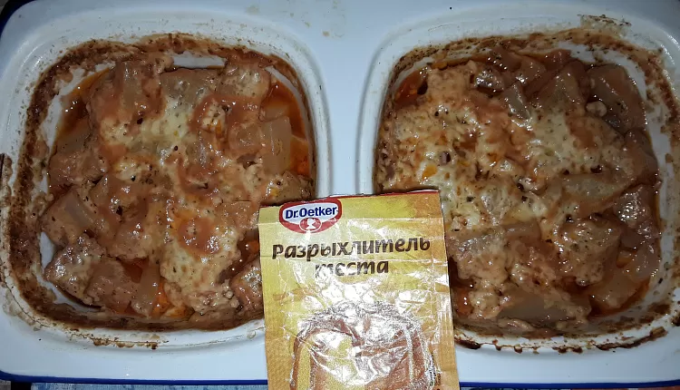 Курица с овощами в горшочках 