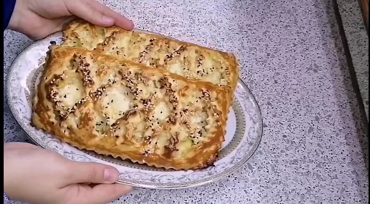 Пирог из обычных продуктов! Его полюбят все!!! фото