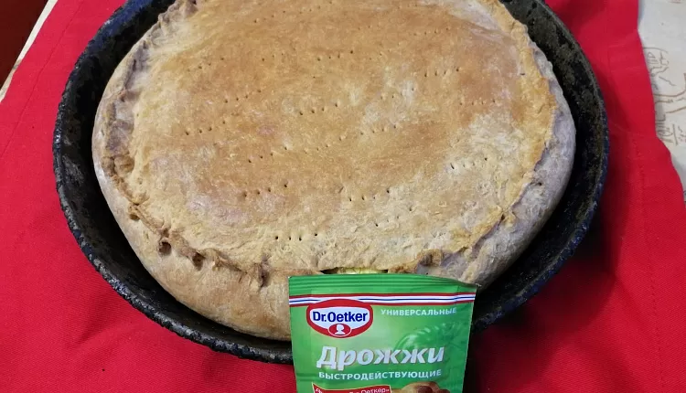 Закрытый пирог с капустой и яйцом