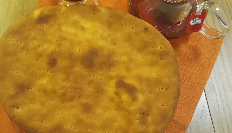 Закрытый пирог с капустой и яйцом
