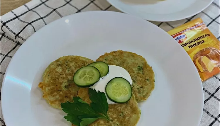 Сырные оладушки с зеленью