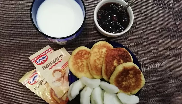 Яблочные оладушки