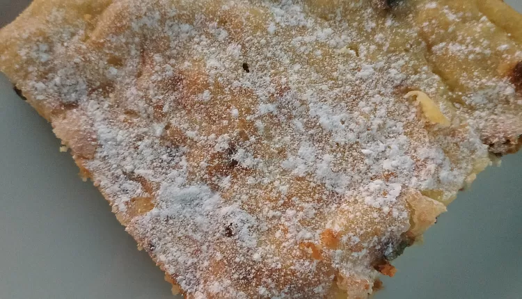 Творожная запеканка с изюмом