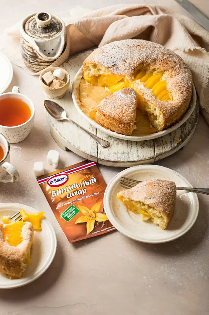 Шарлотка с персиками фото рецепта