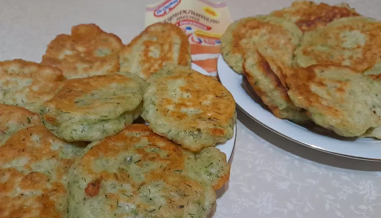 Сырные оладушки с зеленью