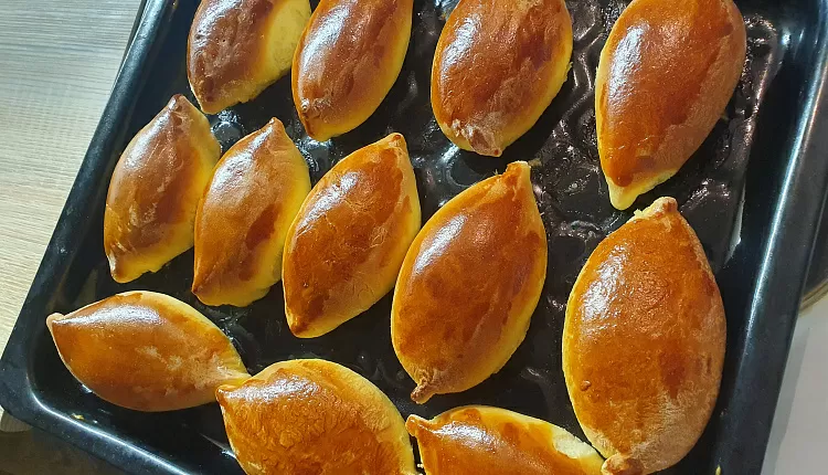 Пирожки с яблоками в духовке