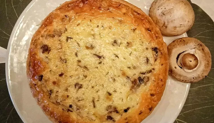 Заливной пирог с курицей и грибами 