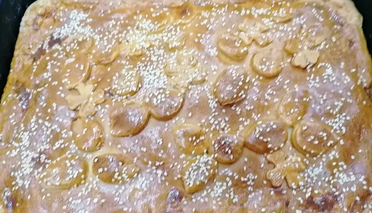 Пирог с мясом и грибами 