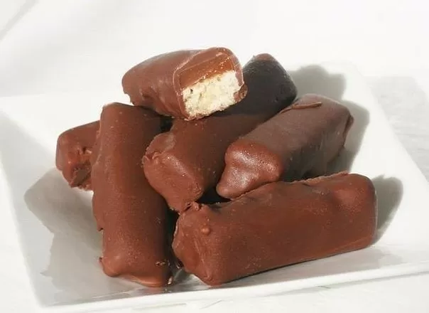 Очень вкусные домашние конфеты с карамелью в шоколадной глазури