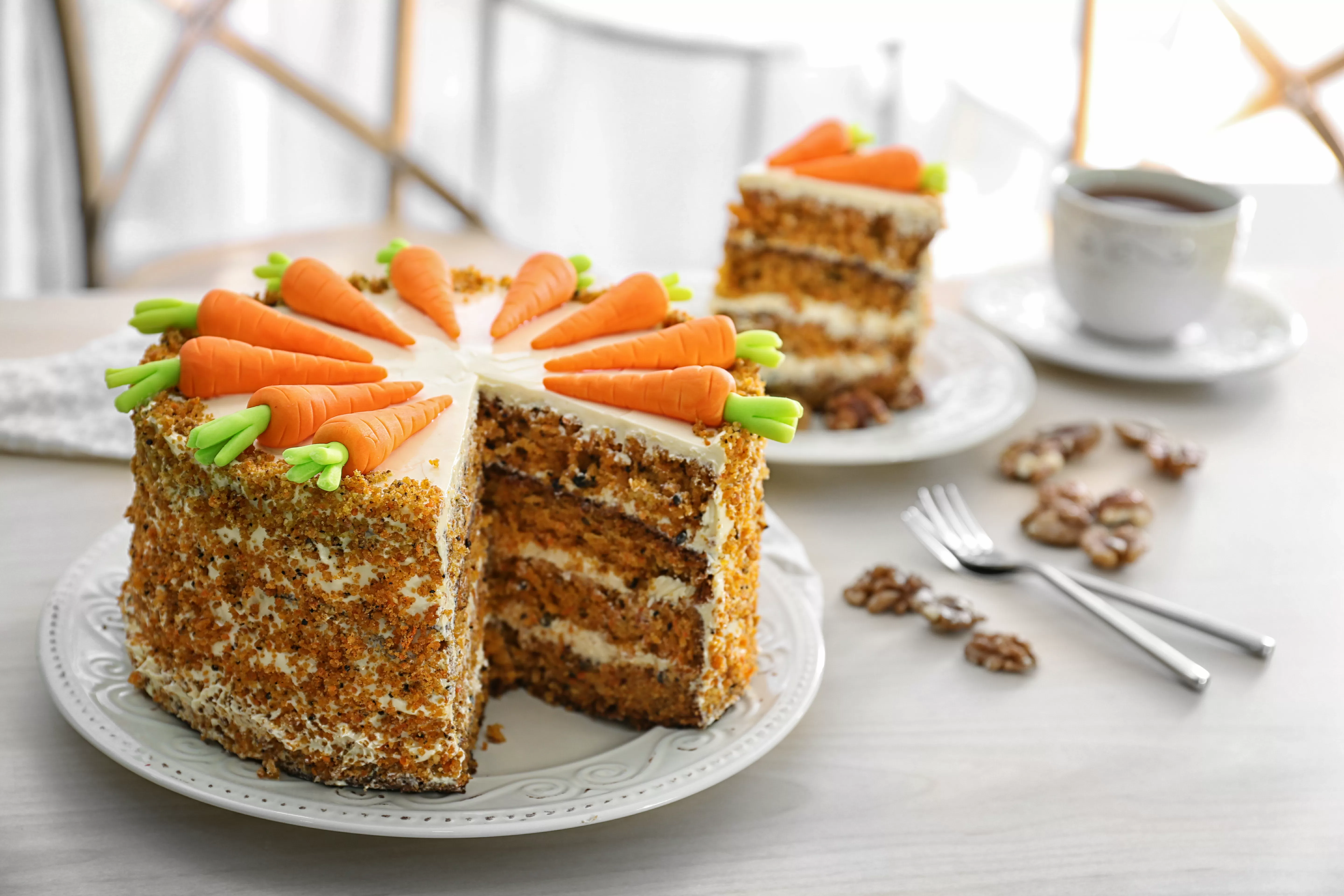Морковный торт с апельсиновым кремом. Морковный пирог Carrot Cake. Морковный торт Катрин Баер. Украшение морковного торта. Украсить морковный торт красиво.