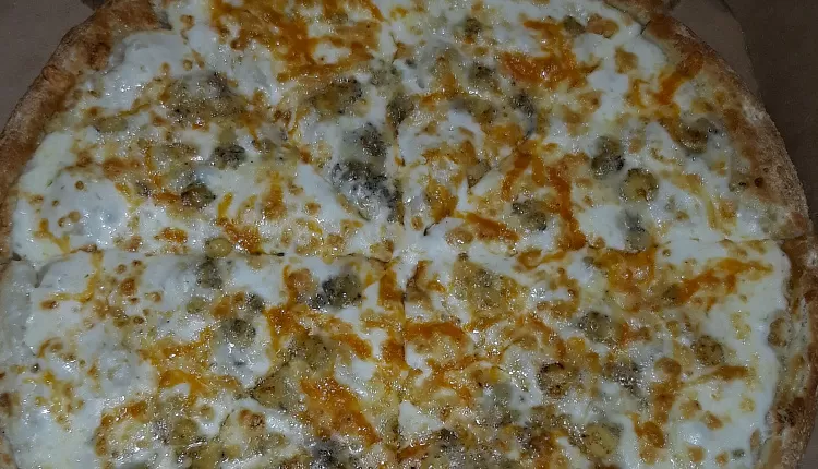 Сырная пицца для гурманов