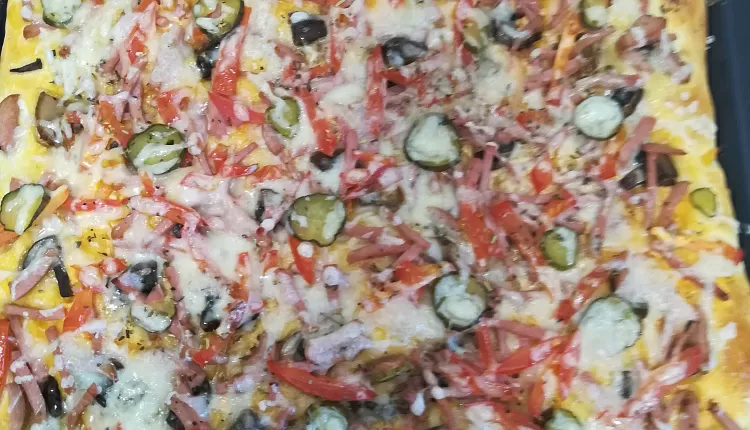 Пицца барбекю на бездрожжевом тесте 