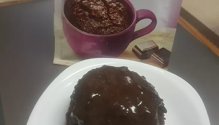 Шоколадный кекс в чашке 