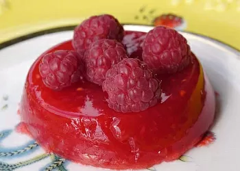 Малиновый десерт