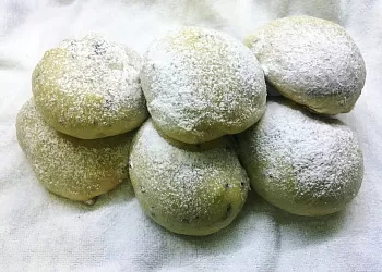Булочки с изюмом