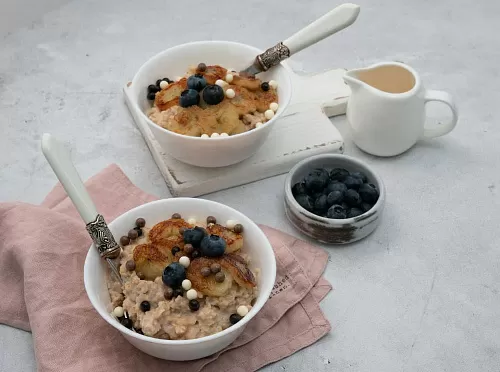 Фото рецепта ПП Овсяная каша на кокосовом молоке с карамелизированным бананом