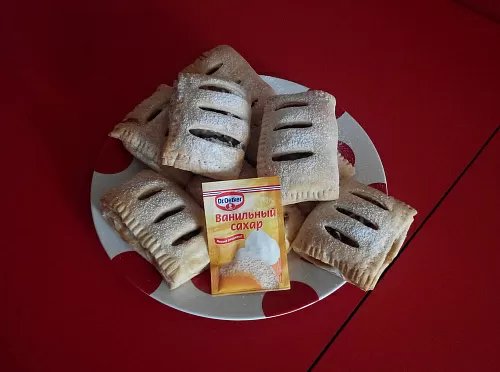 Фото рецепта Ванильные слойки с яблоком и бананом