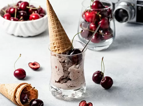 Фото рецепта Вишнёвое мороженое 