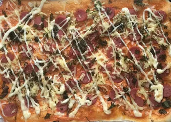 Пицца с сосисками