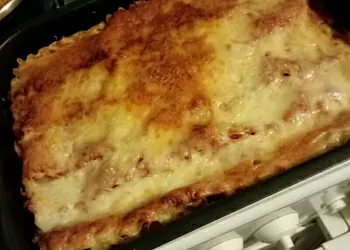 Лазанья с соусом болоньезе