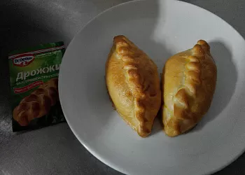 Пирожки с луком и яйцом
