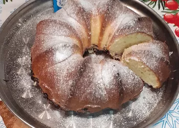 Кекс с ягодой