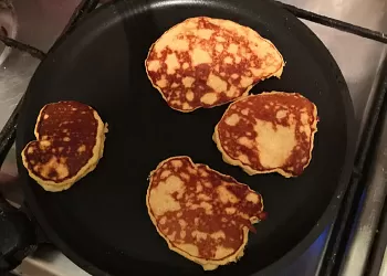 Банановые панкейки